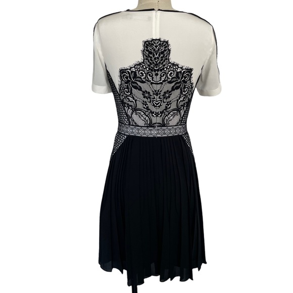 Karen Millen Short Sleeve Dress with Lace Appliqué and Pleated Skirt Size 4 - Picture 6 of 9